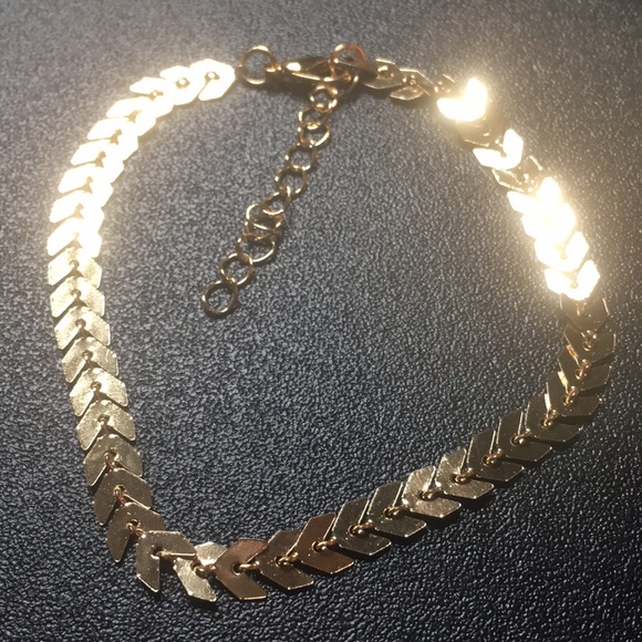 Gold Tone Arrow Anklet - Picture 2 of 5